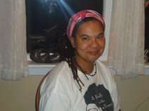 AfrikanQueenAnnieBee