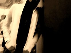 dark-e
