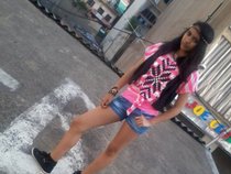 Tyna X Pretty