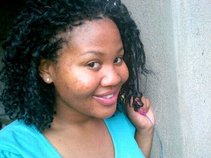 Noxolo KnOcKs Kheswa
