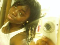 Esha bbz.