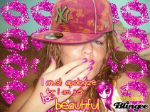 ~WHYTE_GURL~