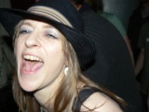 nikkikavanagh