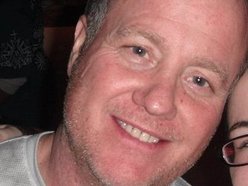 David R Lindsay