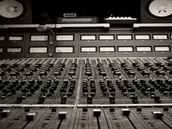 1 ON ONE ENTERTAINMENT