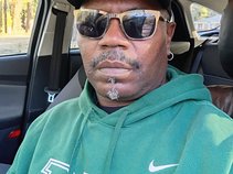 Robert E. Brown Sr. aka The artist Tyrus2k