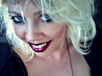 DEBORAH DARLEEN BAYS/RAIN IN THE DESERT