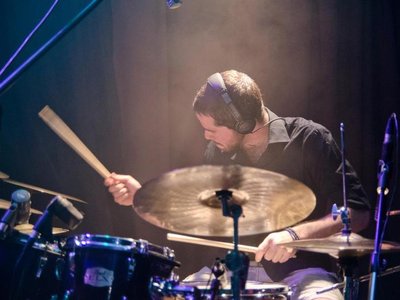 Live, 19/5 | Yogev