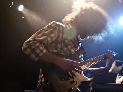 Live, 19/5 | Guy