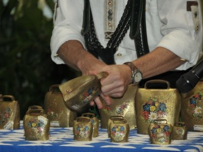 Cowbell ringing