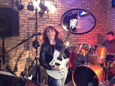 Jill Towers - Singer/Songwriter/Performer photo