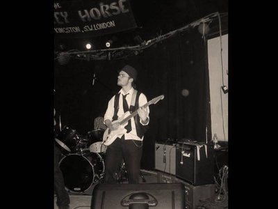 Johnny Crabb photo