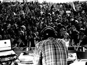 DJ A-Dog opening 4 Nas & Damian 'Distant Relatives Tour' 2011