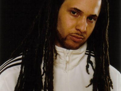 Dan-e-o - bio shot 2004 
