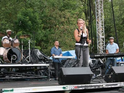 Mindy Callahan photo