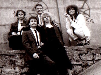 Passion-Play in an early promo pic - note Anne and Andy here and Paul is yet to join.