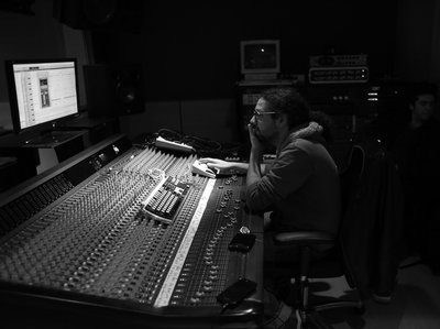 08-10-2012 Aisles' Studio