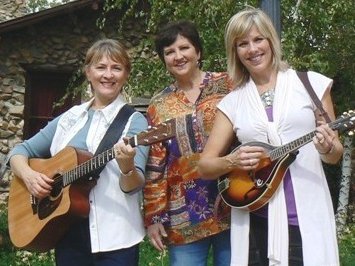Trish, Joan & Linda at the Prescott Folk Festival