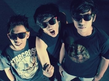 We are The Biskoeit :)