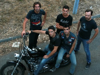 From "It's never too late" lp's photo session (by Cristina Prada) 