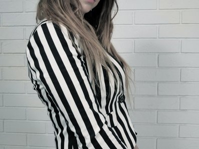 Jessica Lead vocals & rhythm guitar