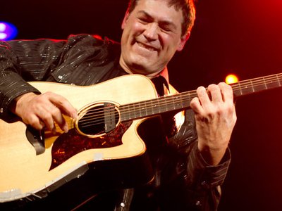 Don Alder winning Guitar Idol III worldwide