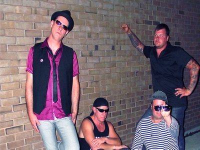 The 905s photo