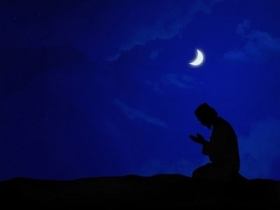 Weeping For A Night. Image courtesy of Winnond/FreeDigitalPhotos.net