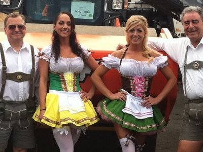 Ilse, Hildegard and The Holzhackern at Linder Industrial Machinery.