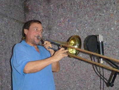 FREDDY TOCANDO SU JUPITER