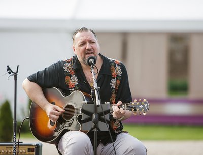 AG Weinberger - The Transylvanian Guitar Man photo