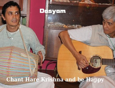Laksman das (perc.) & Maha Bhagavat das (guitar)