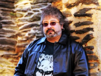Fred Leon-Lead Guitar/Vocals