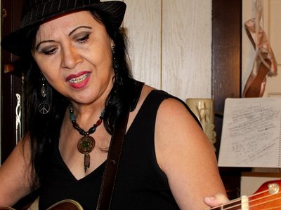 Starla Angus photo