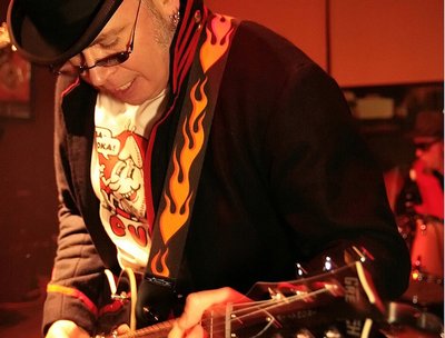 Bullethead with black Gretsch.