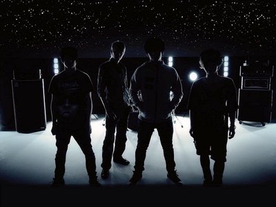 SILHOUETTE FROM THE SKYLIT