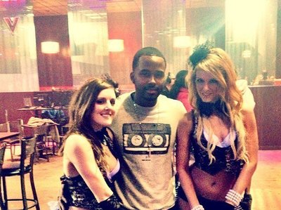 Good Performance.Great Time.closing down the bar wit the GoGo Dancers 