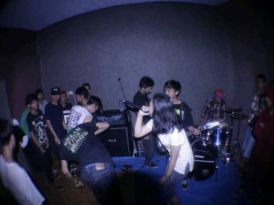 STRIKES DOWN photo