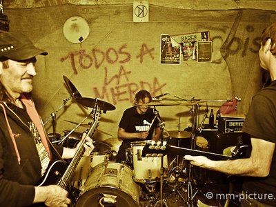 DOPE, GUNS n´ FUCKIN´ in the STREETS photo