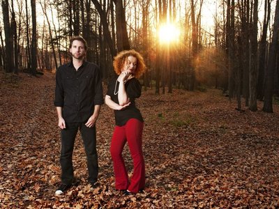 Elle & the Fine Lines photo