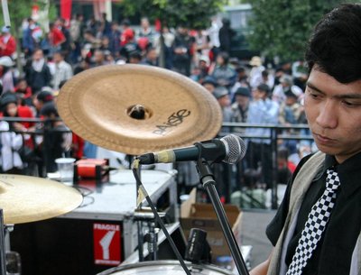 Live at MariBerdanska7 Bandung, west Java Indonesia, 17 February 2013