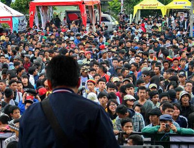 Live at MariBerdanska7 Bandung, west Java Indonesia, 17 February 2013