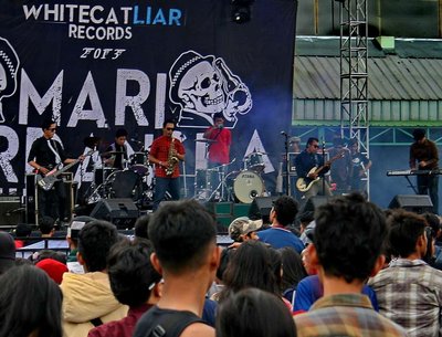 Live at MariBerdanska7 Bandung, west Java Indonesia, 17 February 2013