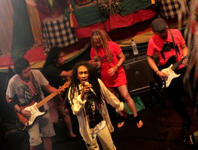 Apache Reggae Bar Performance Pebruari 2013