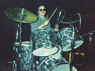 it's "Shades" Davis!!!