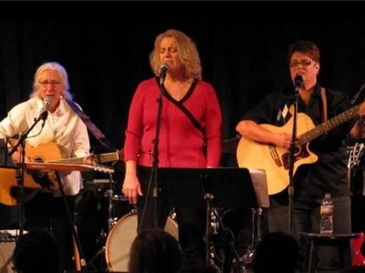 with Patti Maxine and sister Tracy Parker at Tracys concert in Santa Cruz