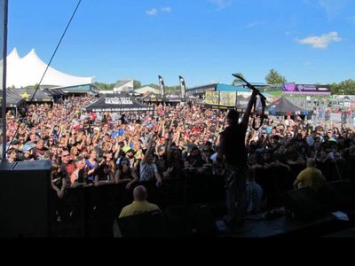 ROCKSTAR UPROAR FEST
