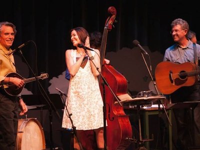 Starting to go through all the wonderful photos from Saturday's show and will be posting more soon! 
