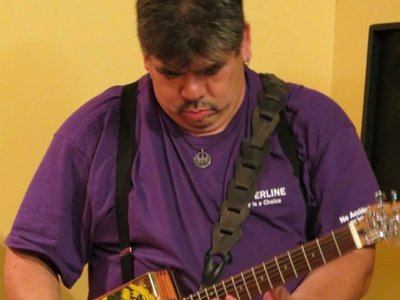 Pat Miraflore on his Cramps Memorial Cigar Box Guitar