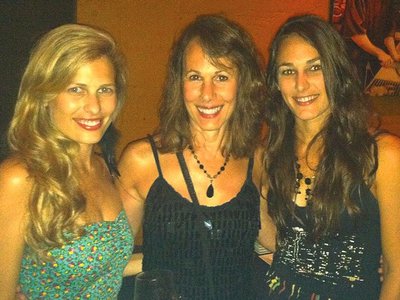 Justyna Kelley, Irene Kelley, Sara Jean Kelley